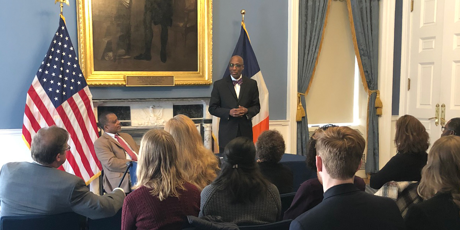  J. Herbert Nelson introduces members of a PC(USA) delegation at a meeting with leaders from New York Mayor di Blasio&rsquo;s office. Photo provided. 